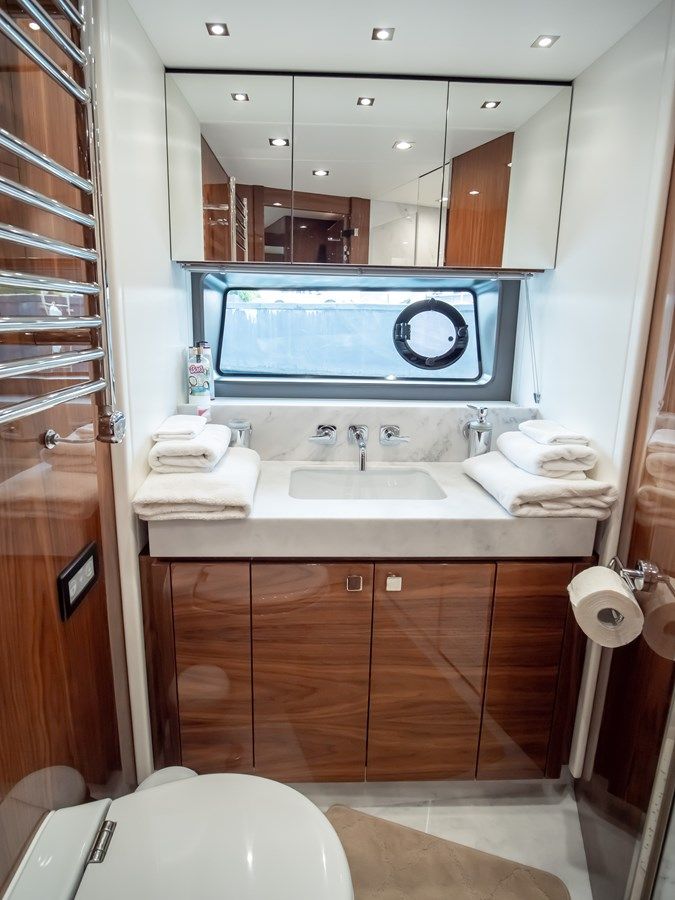 best yacht sales deals Sunseeker 76Y 2020