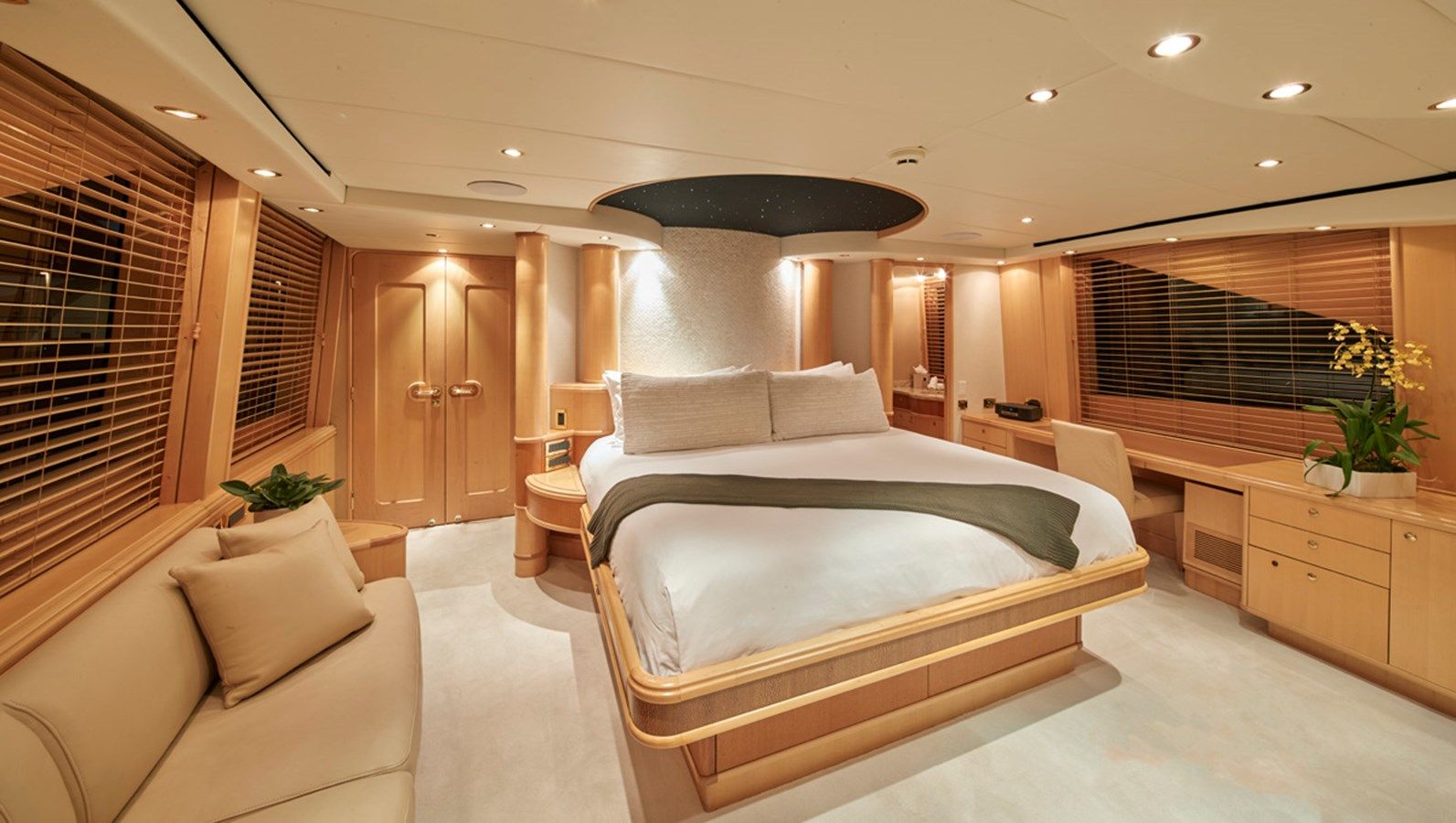 FAVOR - Crescent Custom Yachts