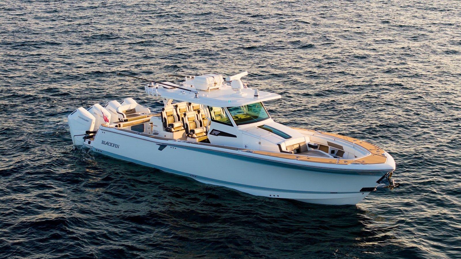 best yacht sales deals LIQUID LOUNGE - Blackfin