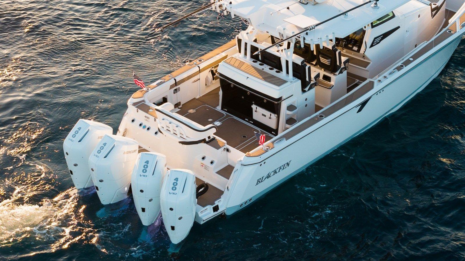 Buy a yacht LIQUID LOUNGE 2024