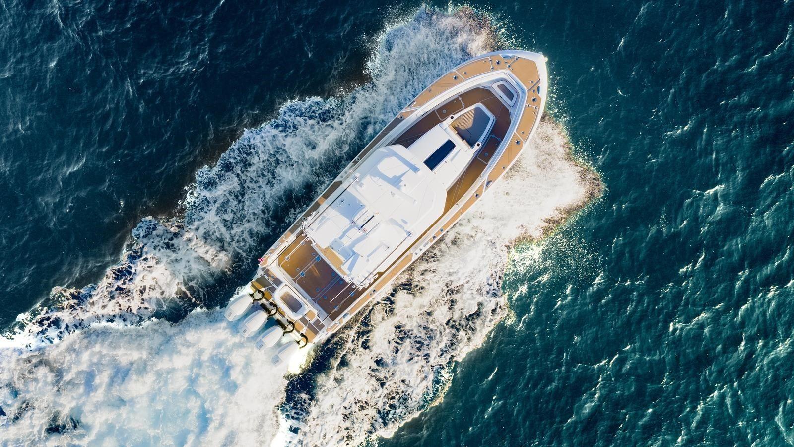 best yacht sales deals LIQUID LOUNGE
