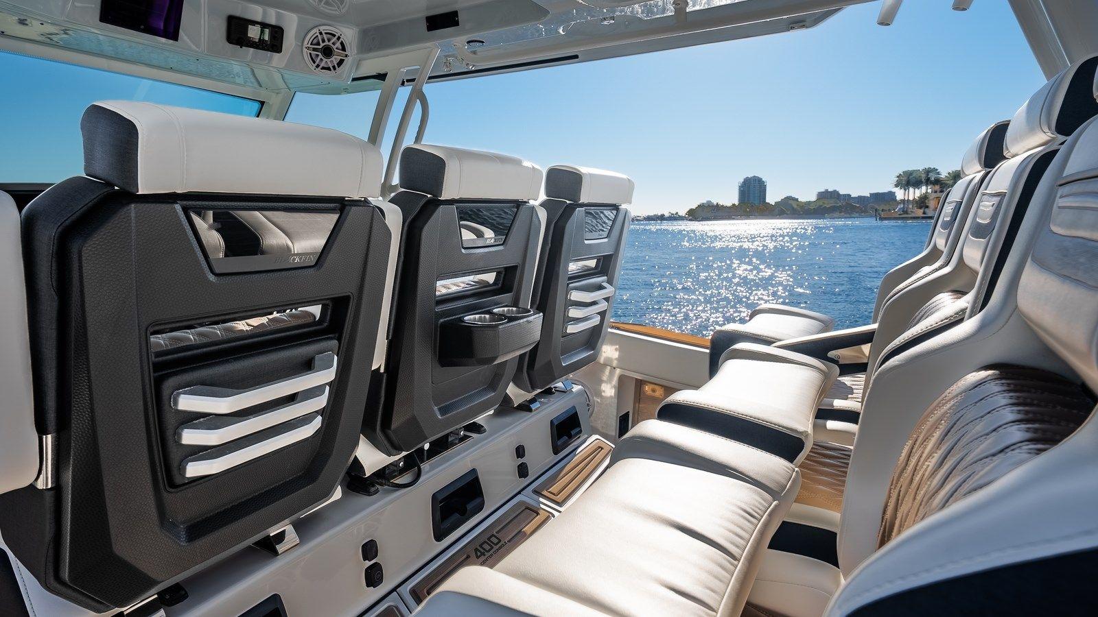 Buy a yacht LIQUID LOUNGE - Blackfin