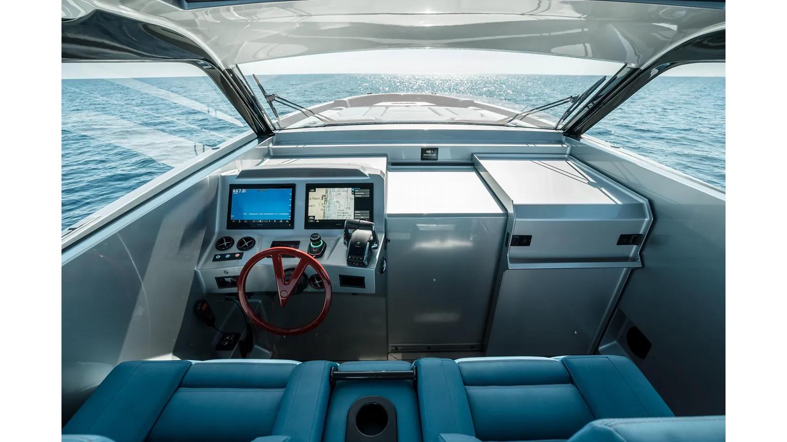 Buy a yacht Robin's Nest - VANQUISH YACHTS