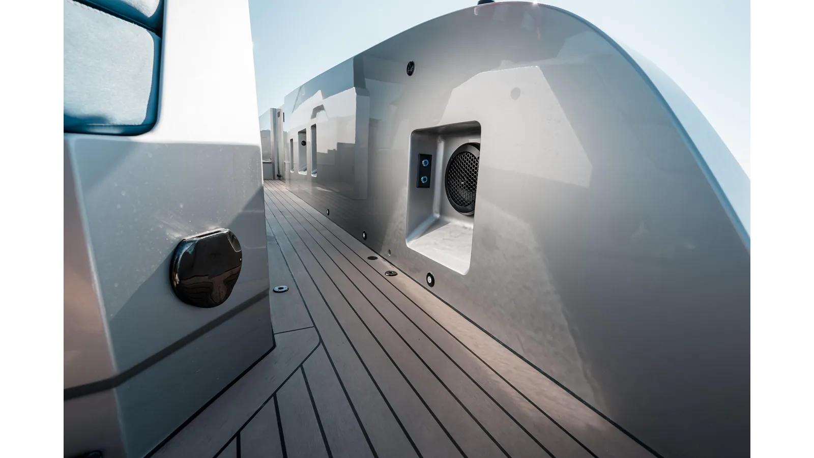 Robin's Nest - VANQUISH YACHTS price