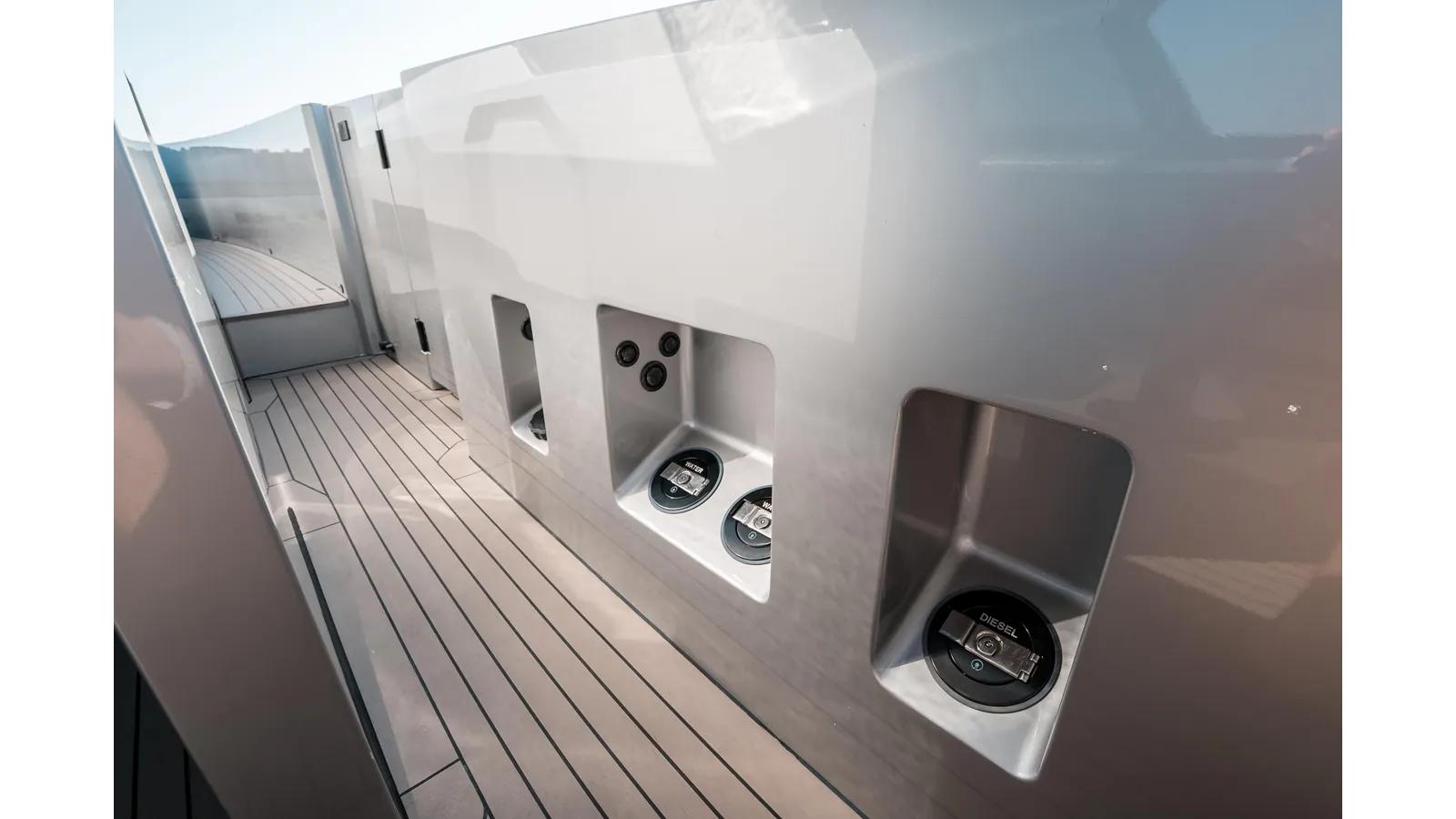 Robin's Nest yacht sale