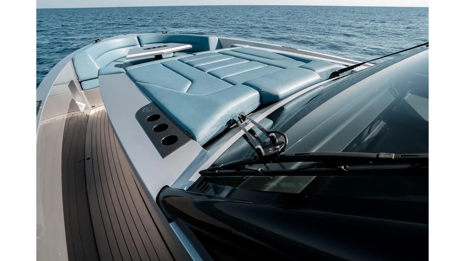 Buy a Robin's Nest - VANQUISH YACHTS at Shestakov Yacht Sales