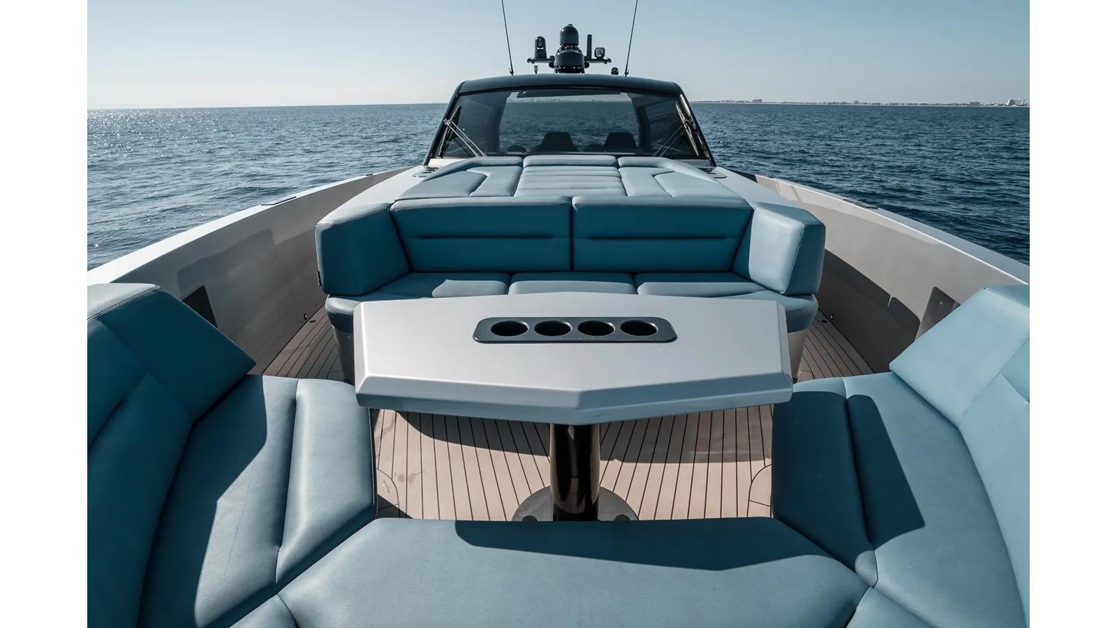 the best price on Robin's Nest - VANQUISH YACHTS
