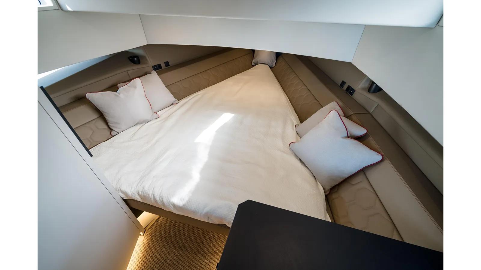 Robin's Nest VQ45 Veloce Hardtop