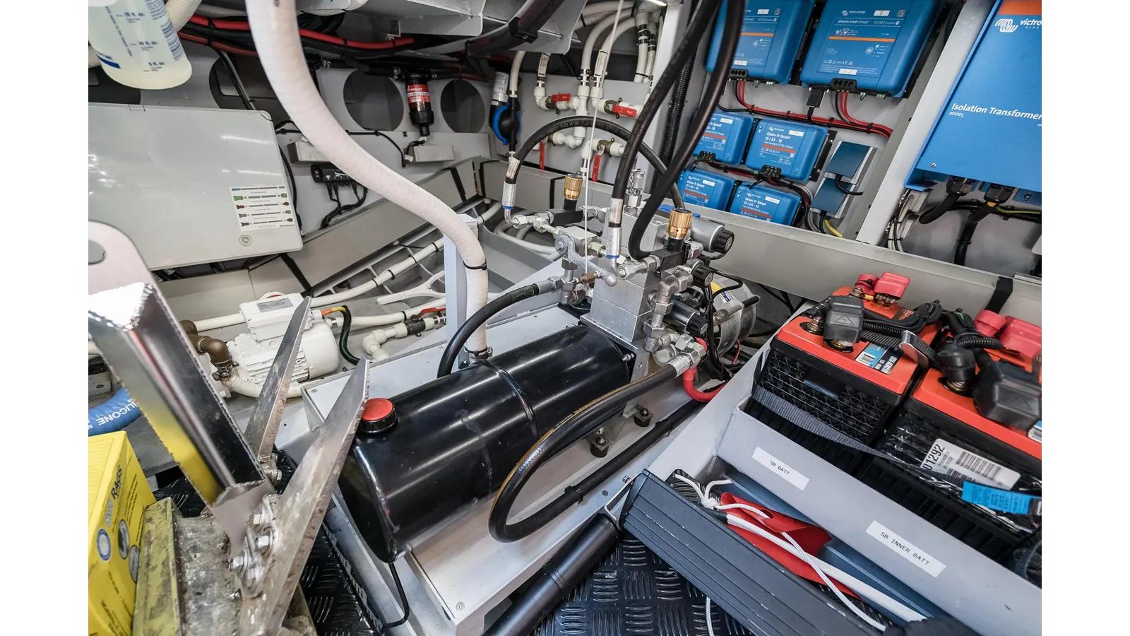 Robin's Nest VQ45 Veloce Hardtop yacht sale