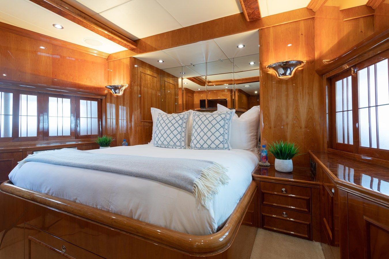 Лучшие предложения покупки яхты RAYS Elegance 82