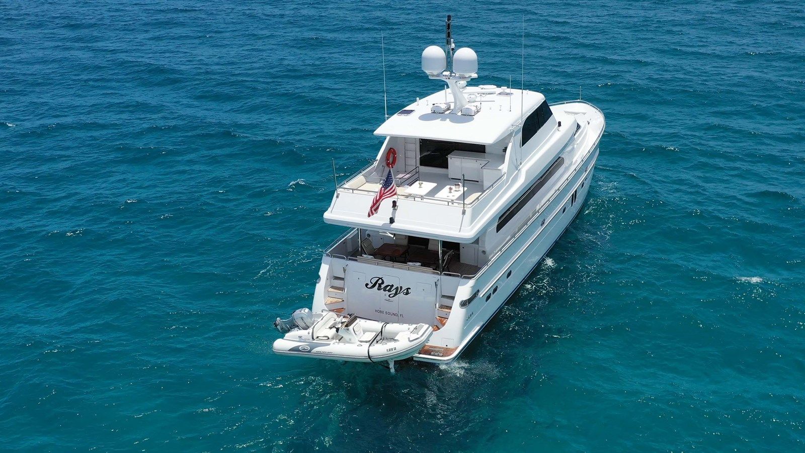 Продажа яхты RAYS - HORIZON MOTOR YACHTS
