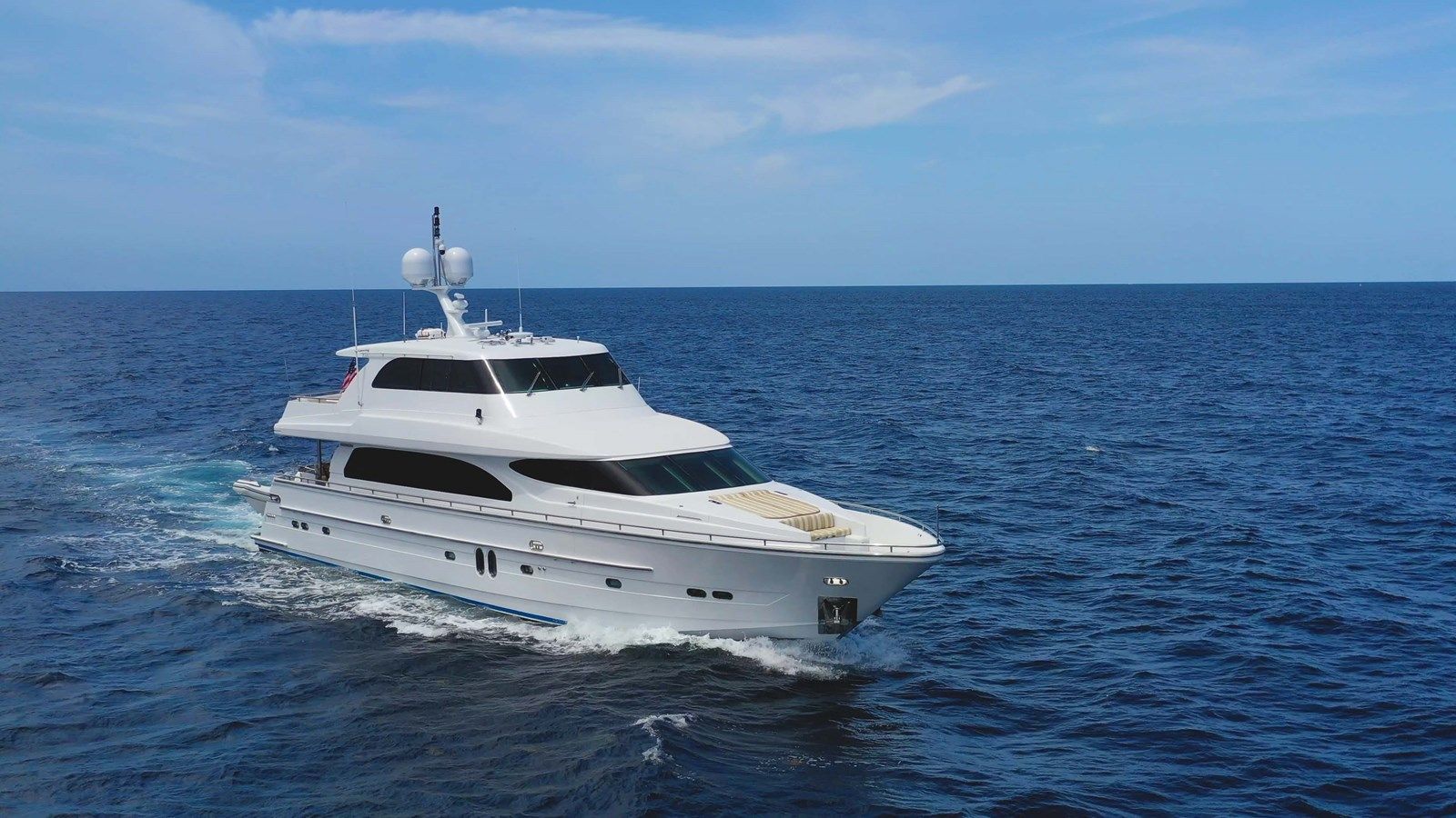 RAYS - HORIZON MOTOR YACHTS