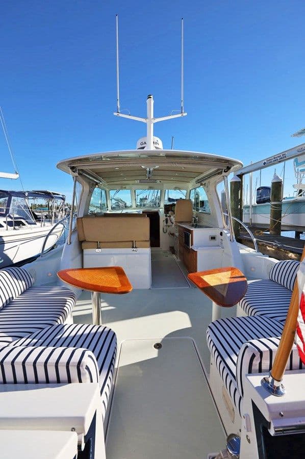 best yacht sales deals BELLA FAMIGLIA 32