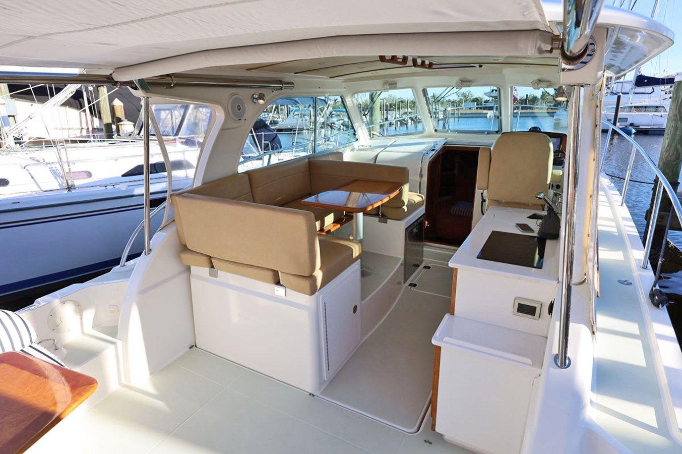 Buy a BELLA FAMIGLIA 32 at Shestakov Yacht Sales