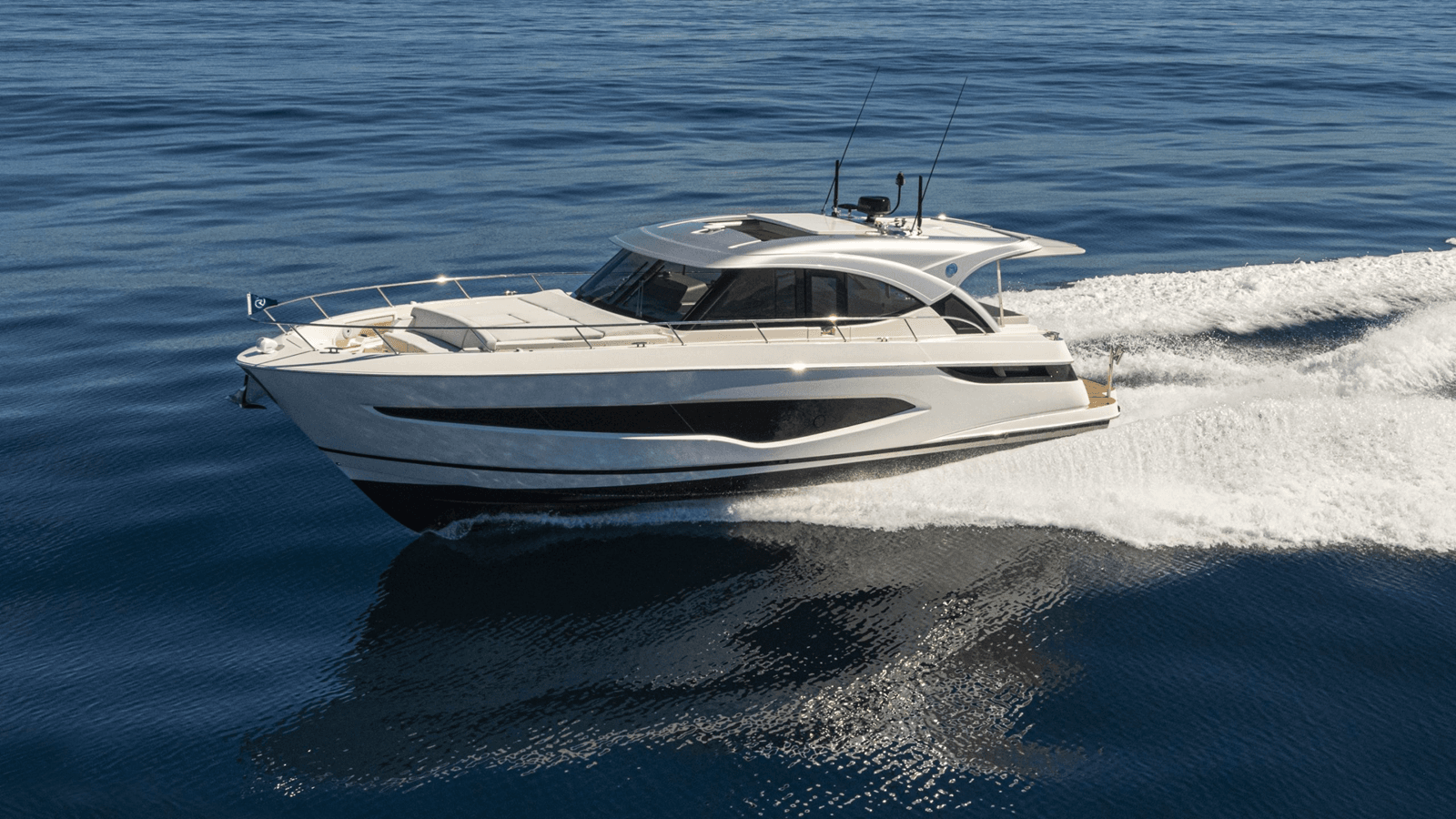 Стоимость яхты 4300 SPORTS EXPRESS - Riviera