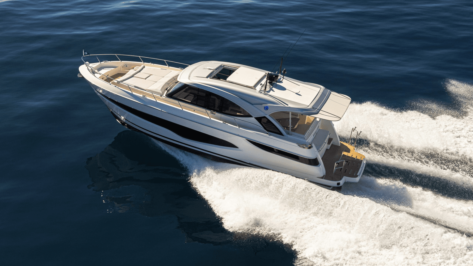 4300 SPORTS EXPRESS - Riviera