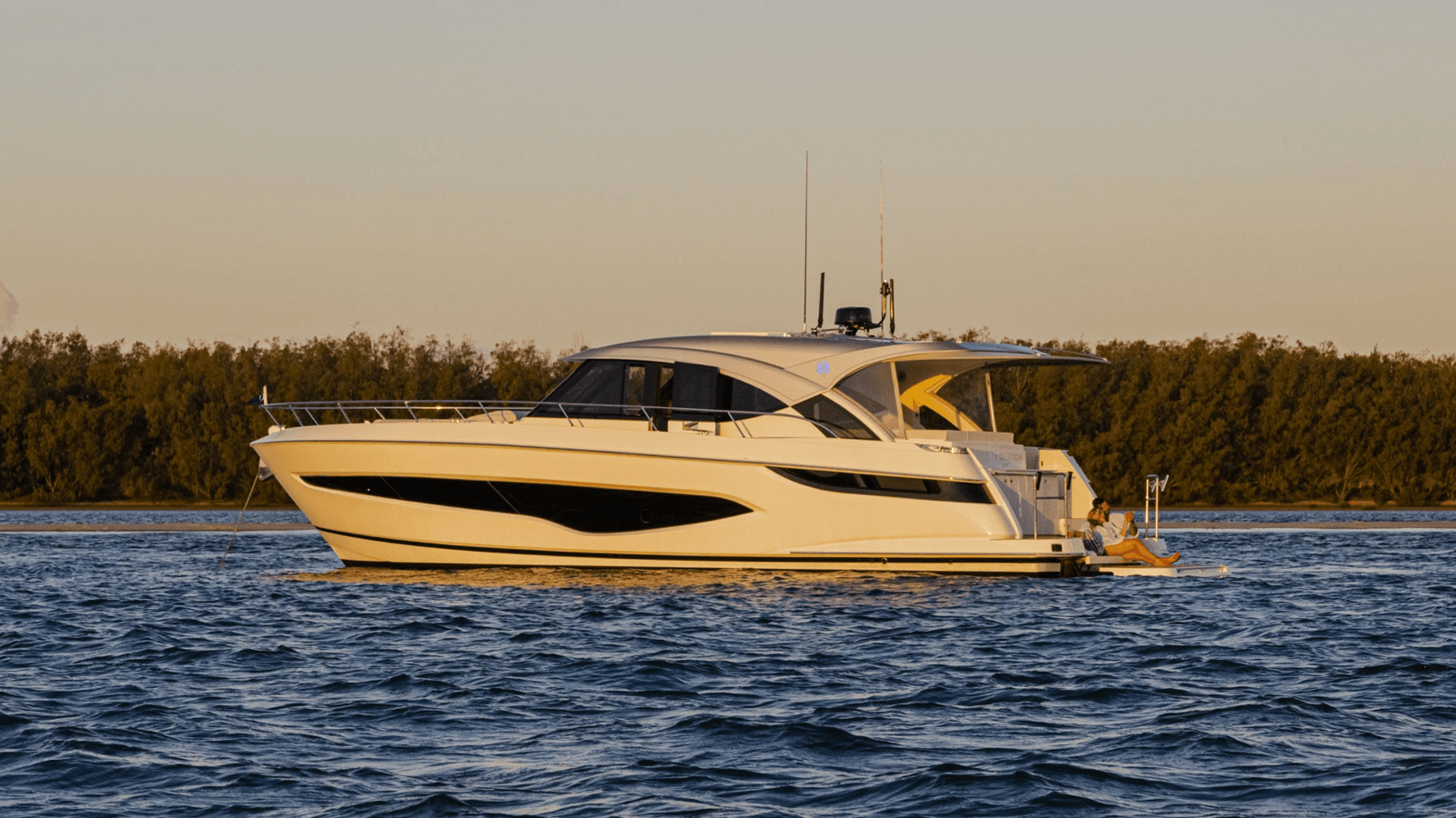 Стоимость яхты 4300 SPORTS EXPRESS 4300 Sports Express