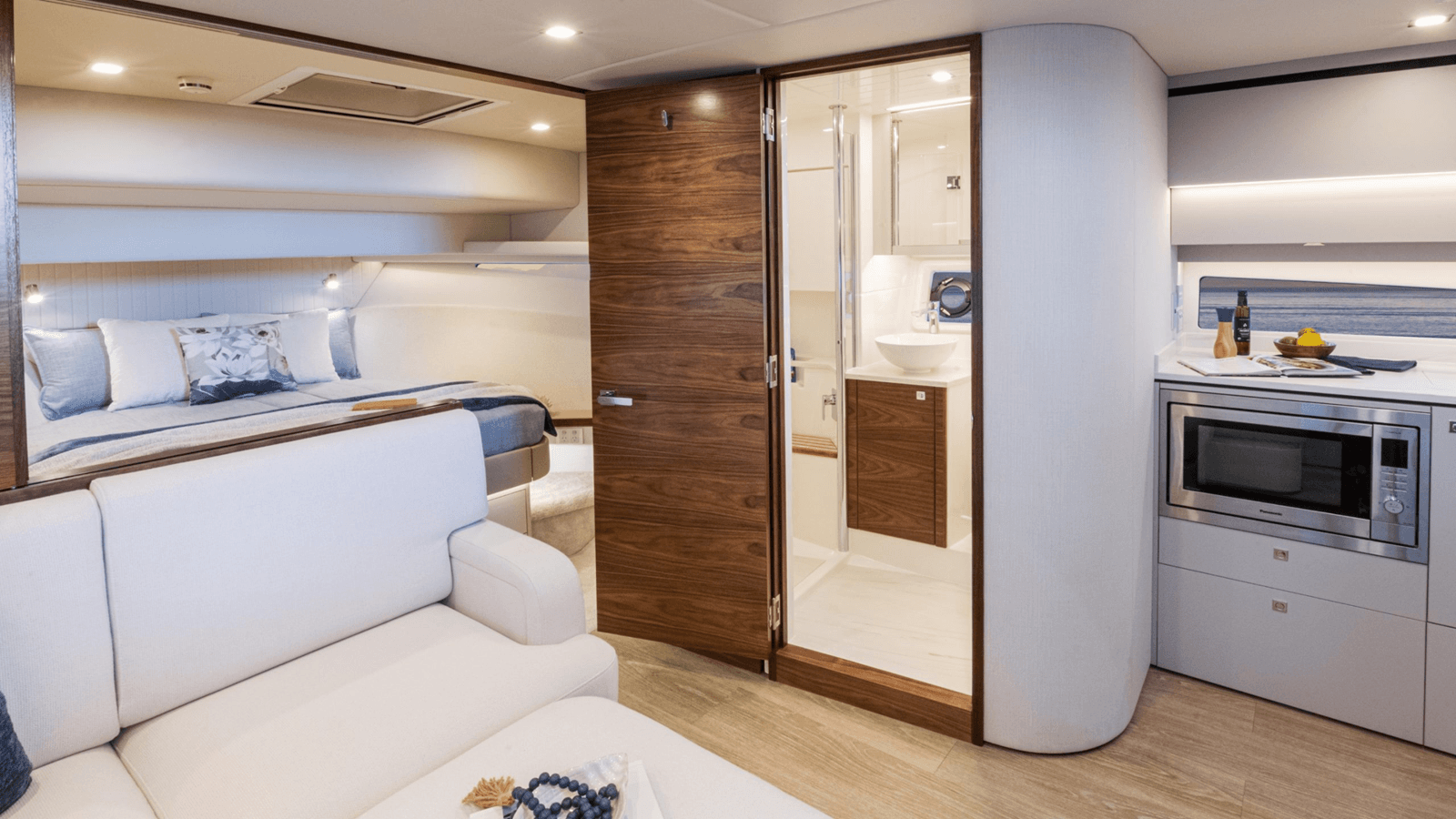 Купить яхту 4300 SPORTS EXPRESS 43 в Shestakov Yacht Sales