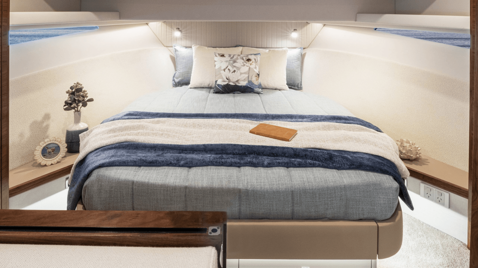 Продажа яхты 4300 SPORTS EXPRESS - Riviera