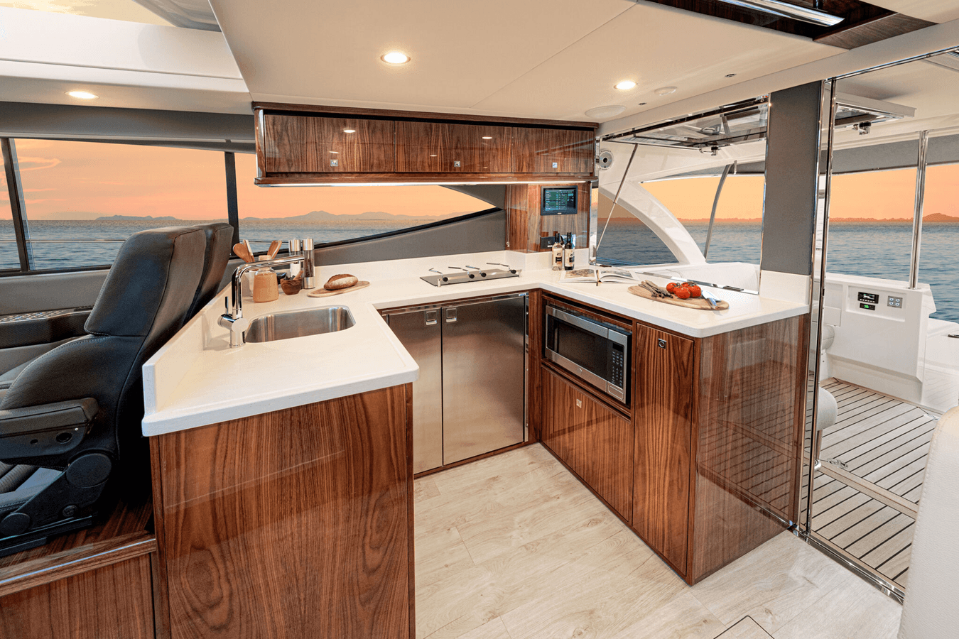 Buy a yacht 465 SUV 465 SUV