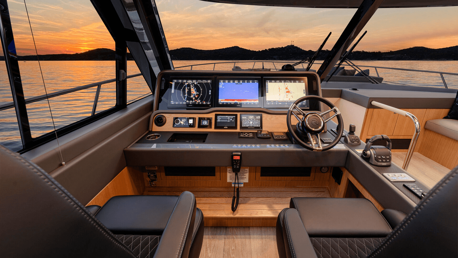 Buy a 585 SUV 585 SUV at Shestakov Yacht Sales