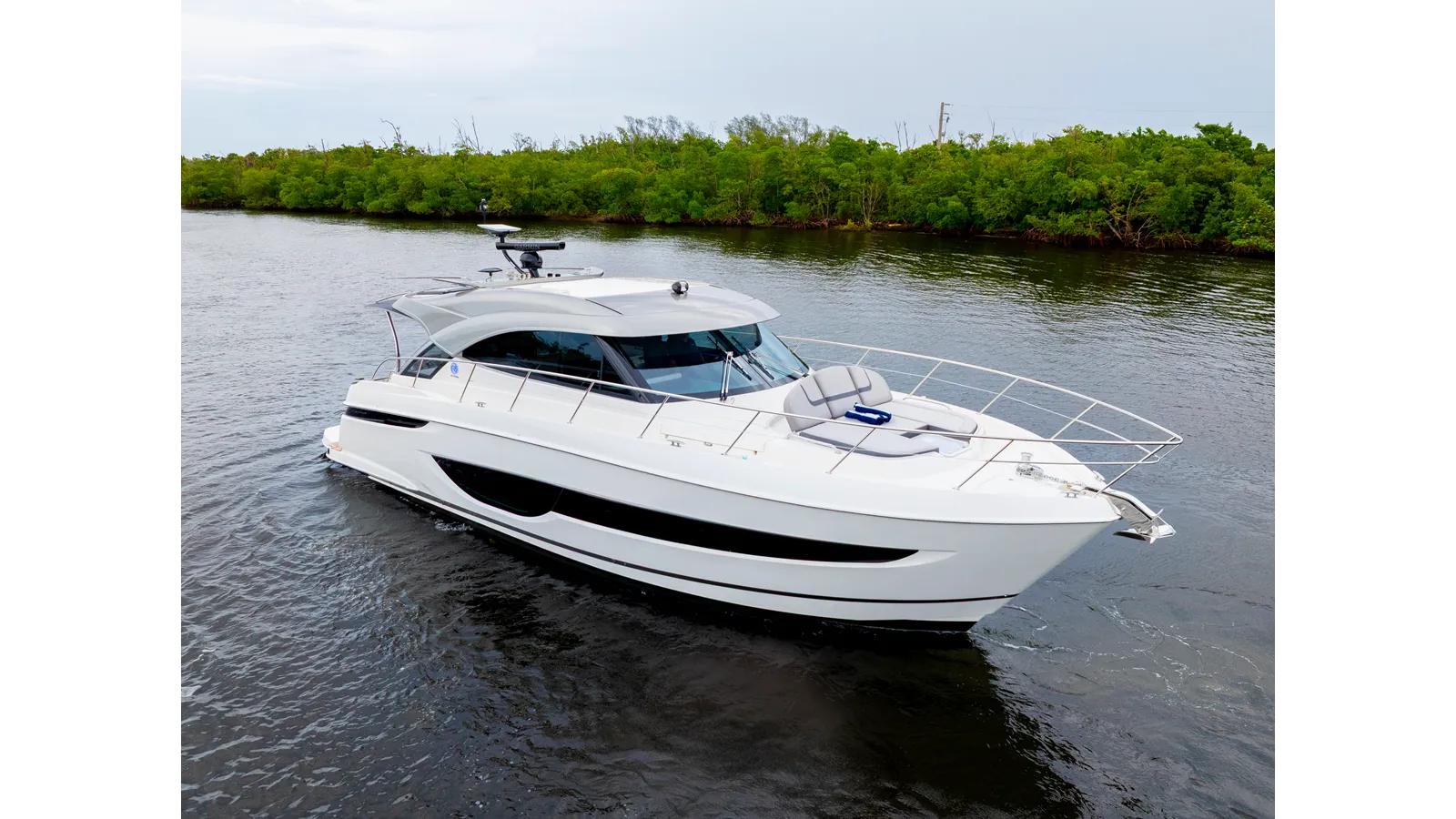 the best price on 4600 SPORTS YACHT