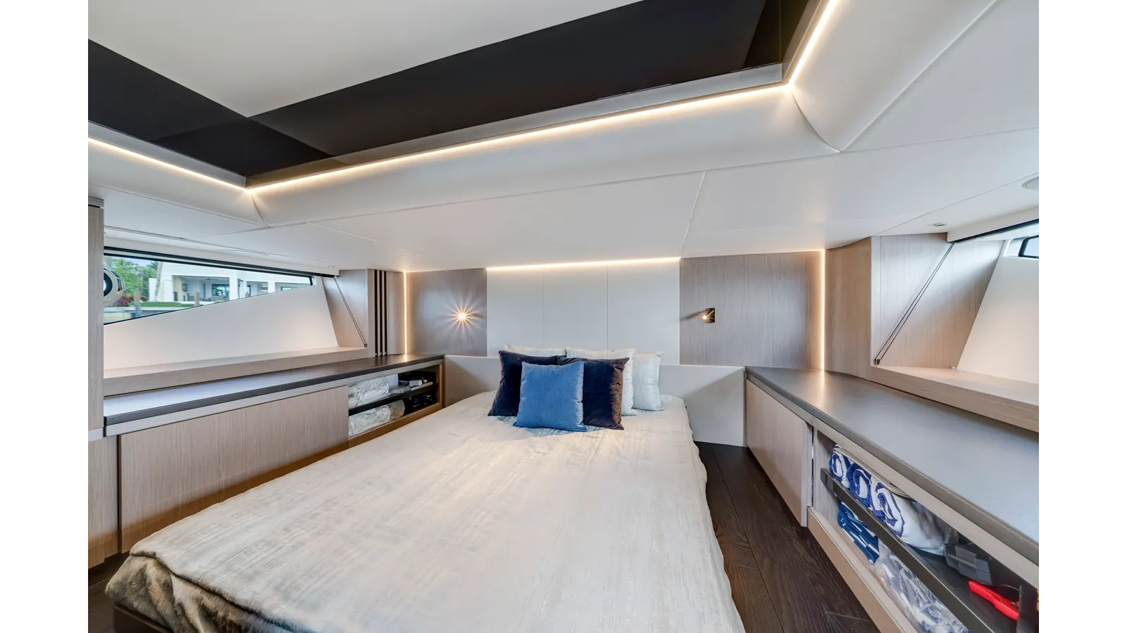 Buy a yacht OUR TRADE - Sunseeker