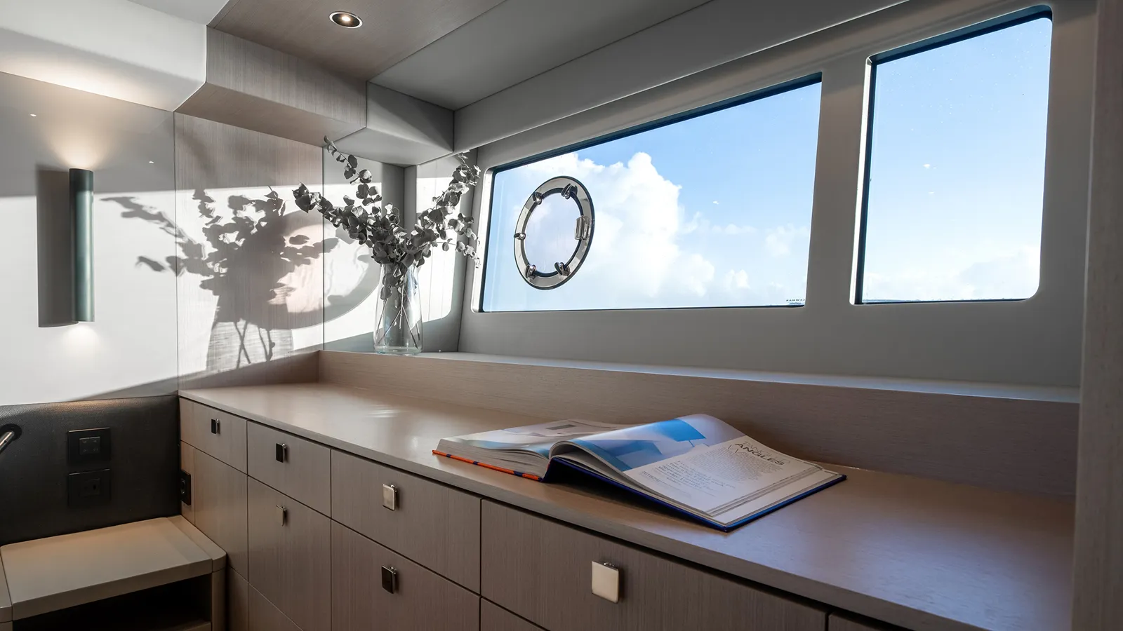 MANHATTAN 56 - Sunseeker