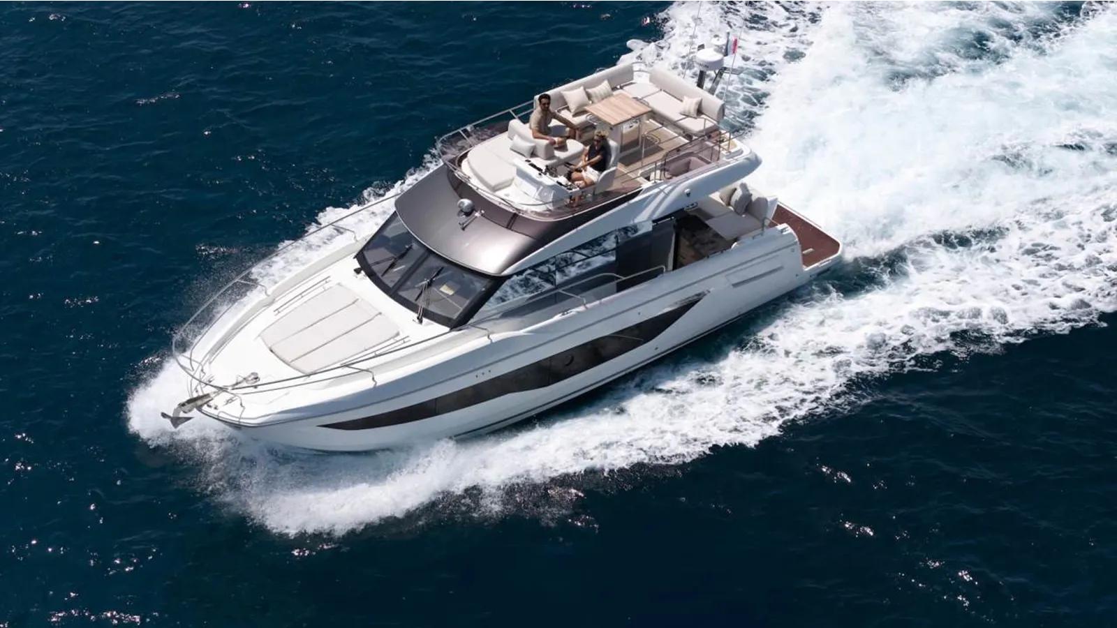 Buy a yacht F4.3 2027