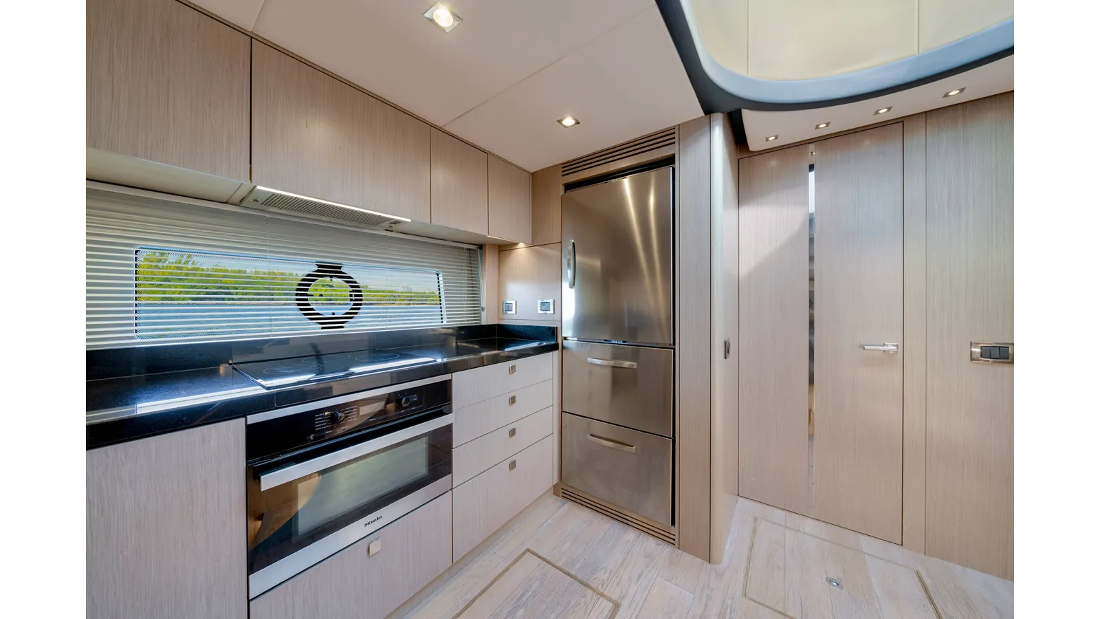 Buy a yacht Gravitas 68 Predator