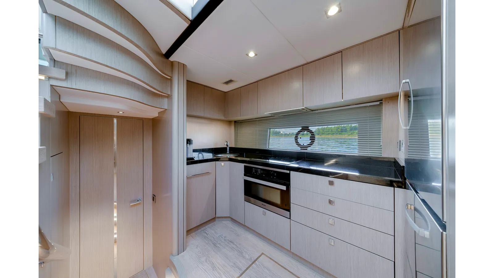 Gravitas - Sunseeker yacht sale
