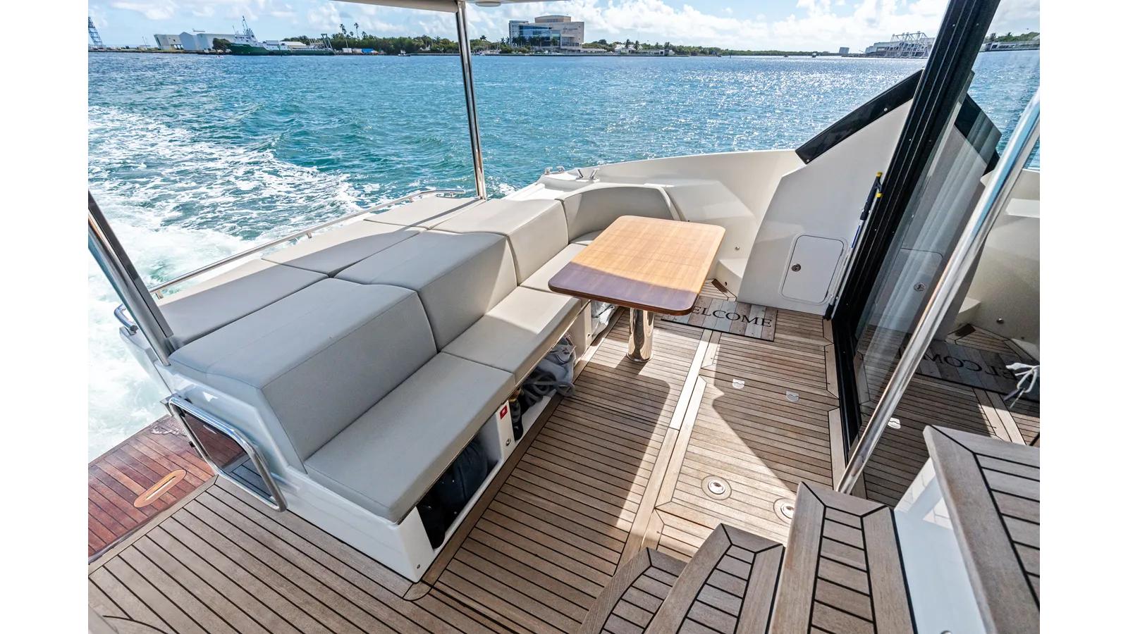 Buy a yacht EMERALD - Absolute Yachts