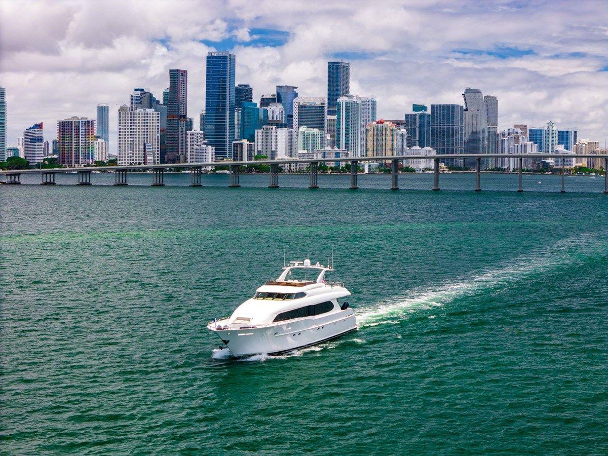 Buy a Tranquility IV - 94 ft Lazzara Motoryacht 2001 94 at Shestakov Yacht Sales