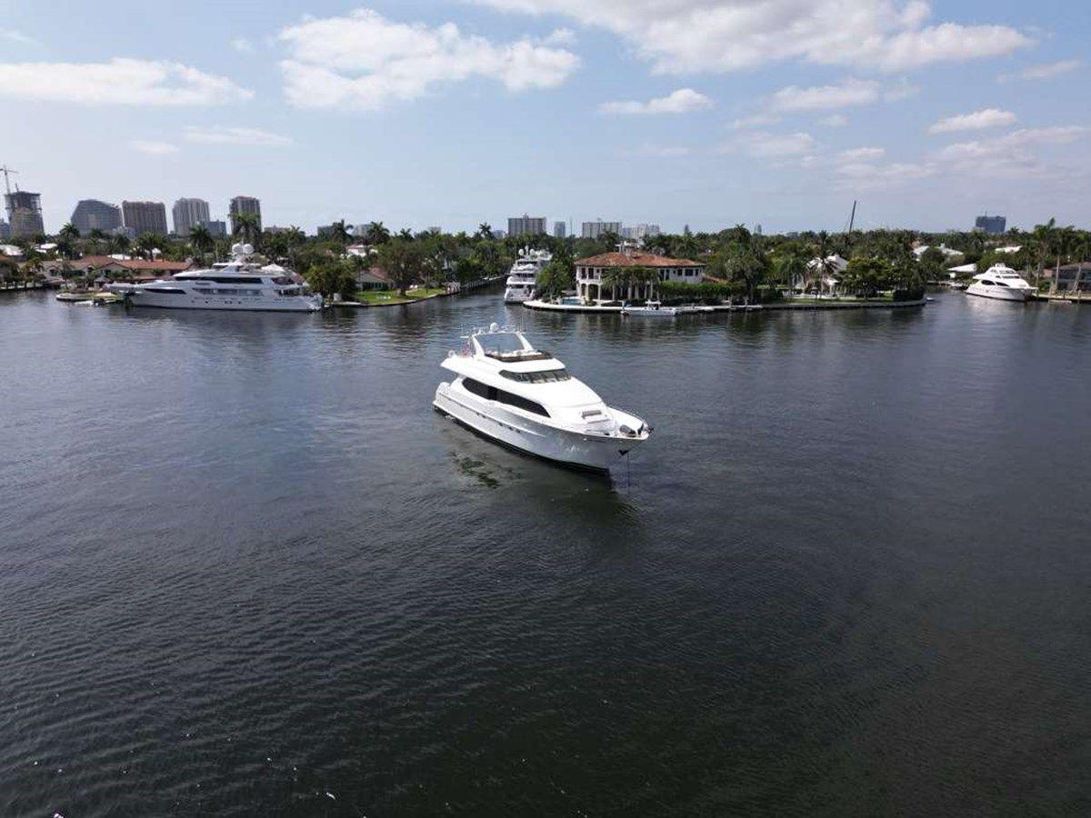 Buy a yacht Tranquility IV - 94 ft Lazzara Motoryacht 2001 94ft