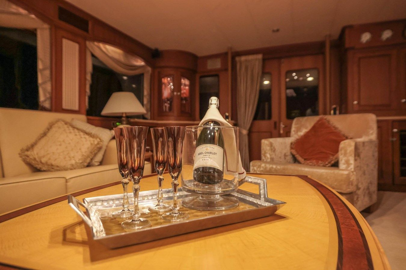 Купить яхту FIDDLERS DREAM Explorer 72E-CB в Shestakov Yacht Sales