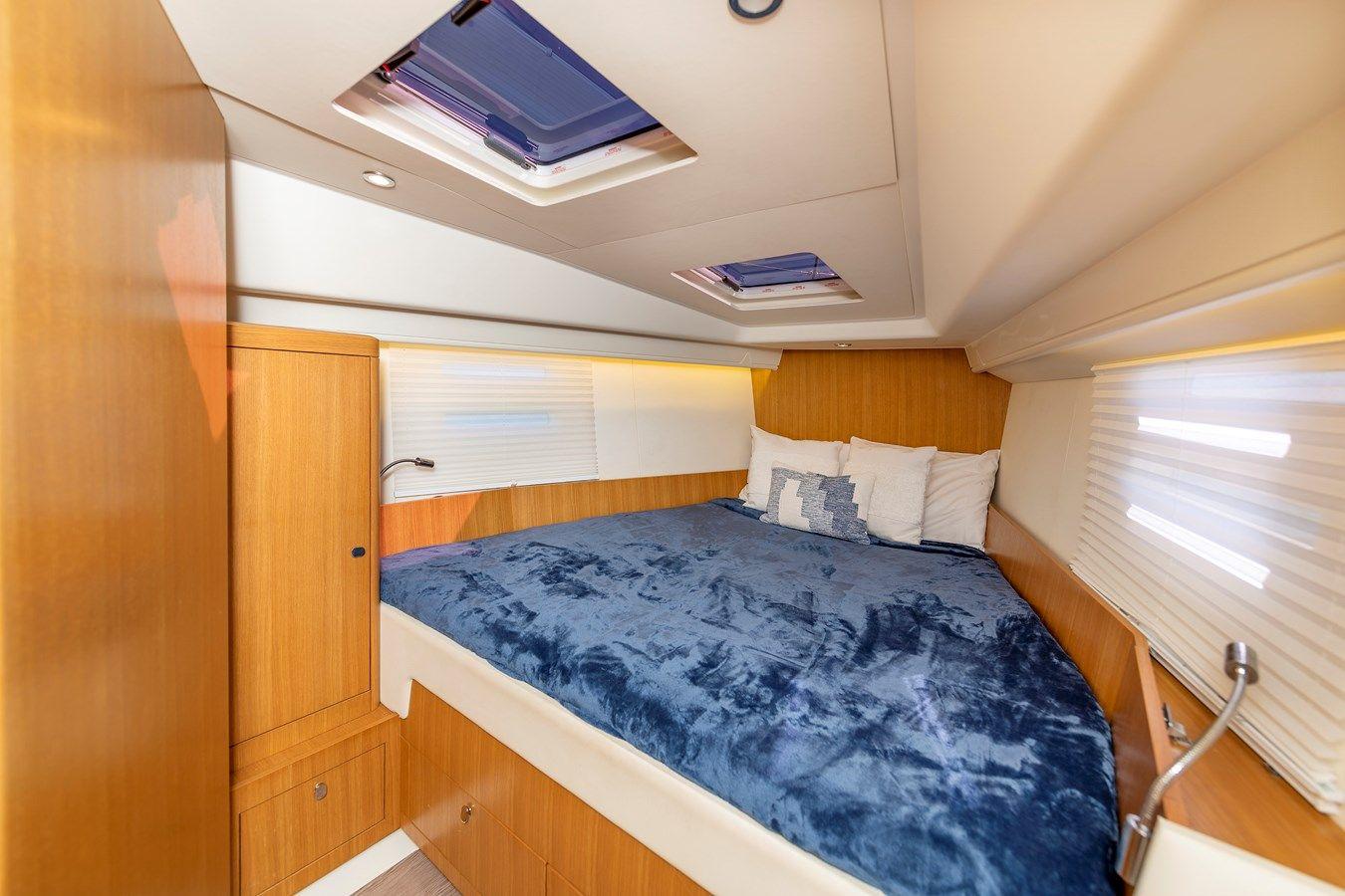 the best price on No Name - SIRENA