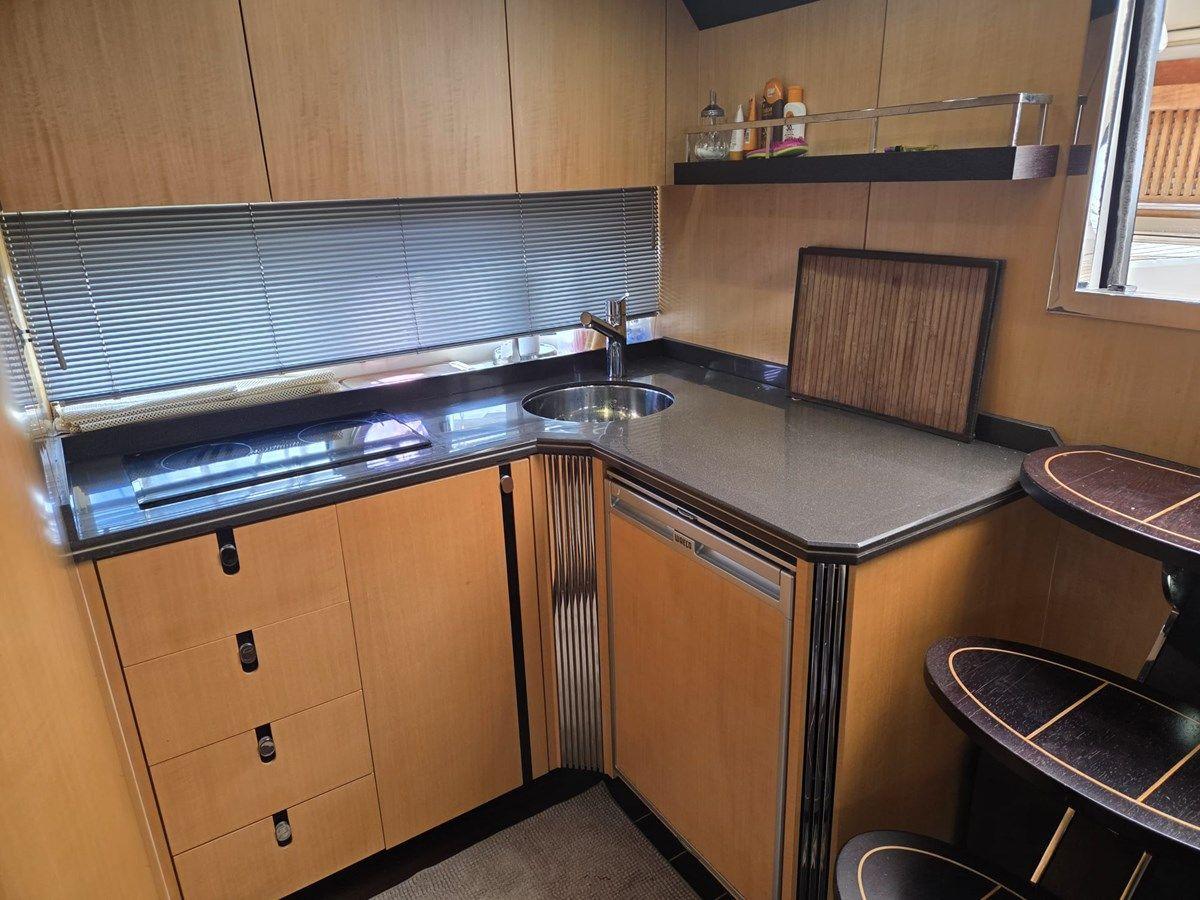 Buy a yacht Kudos - Sunseeker