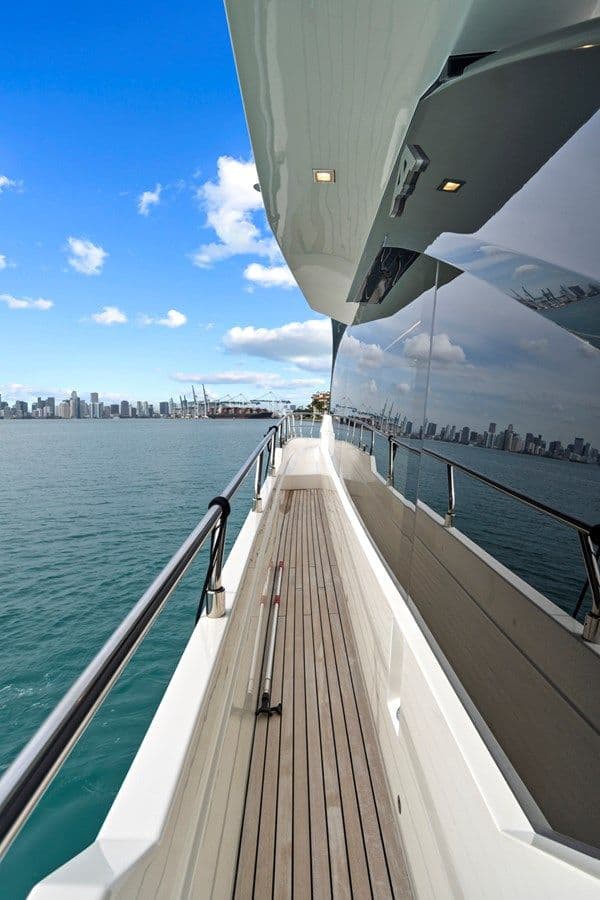 Купить яхту JESSEA - Astondoa в Shestakov Yacht Sales