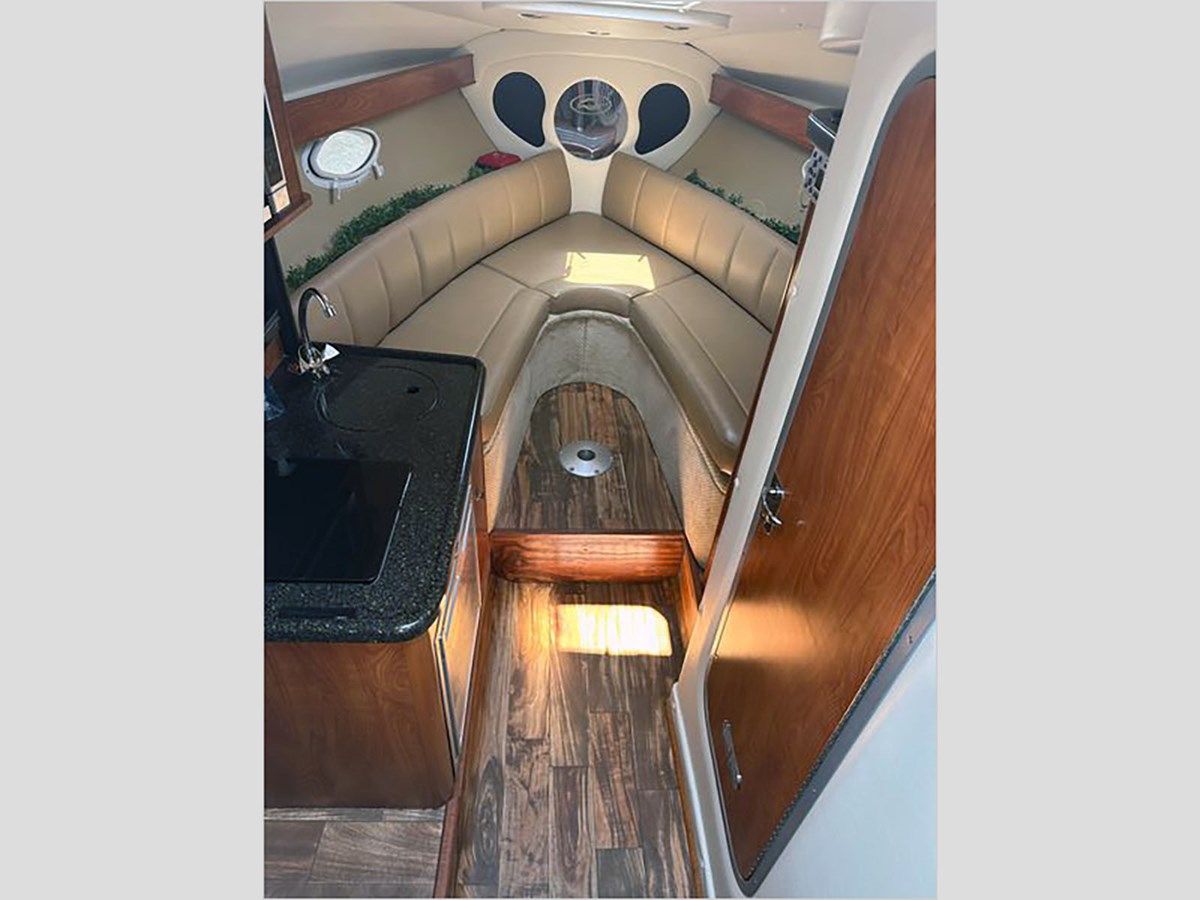 Стоимость яхты 28' Rinker 2011 280