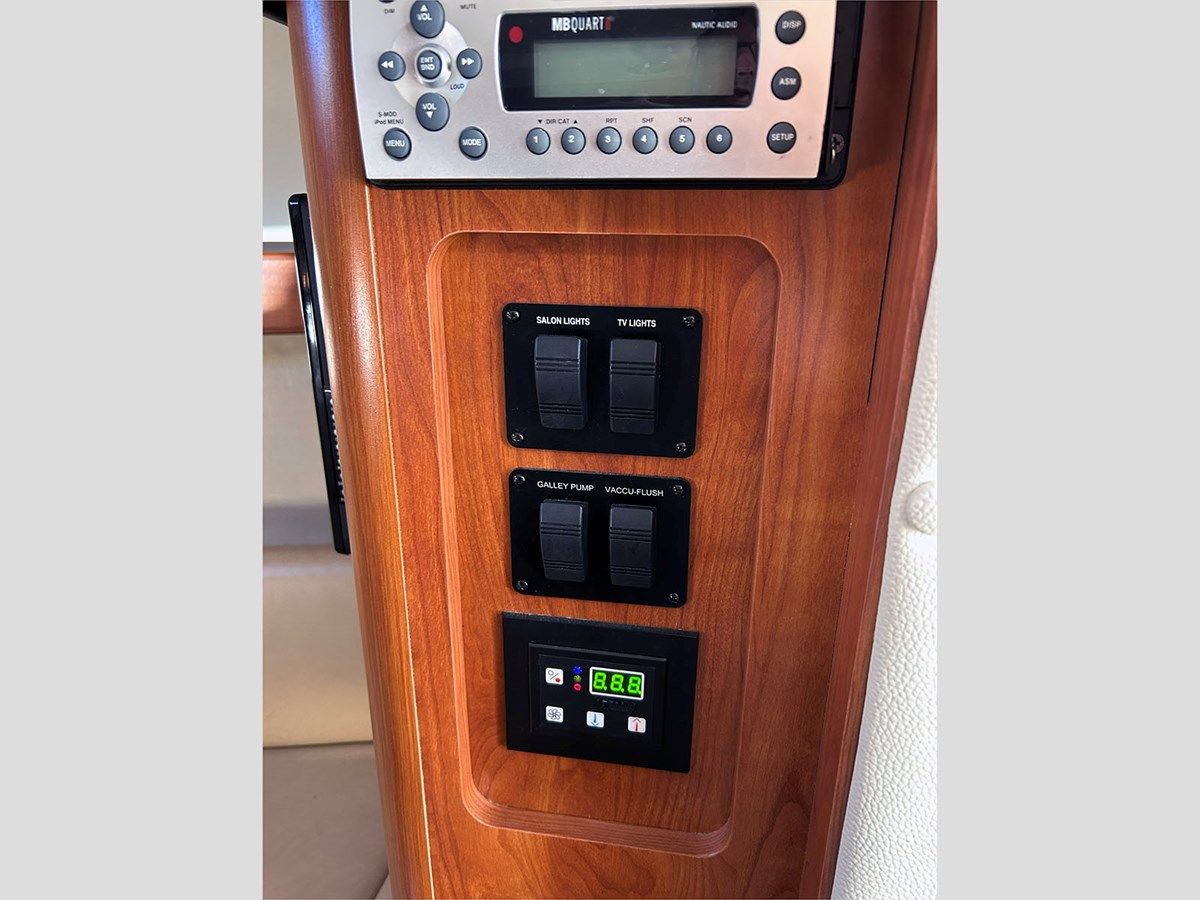 Купить яхту 28' Rinker 2011 280 в Shestakov Yacht Sales