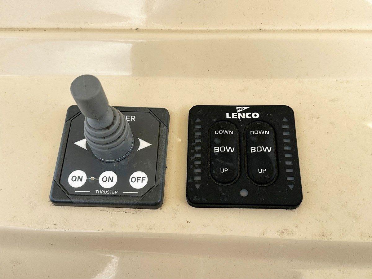 Buy a Unnamed 255 LXF at Shestakov Yacht Sales