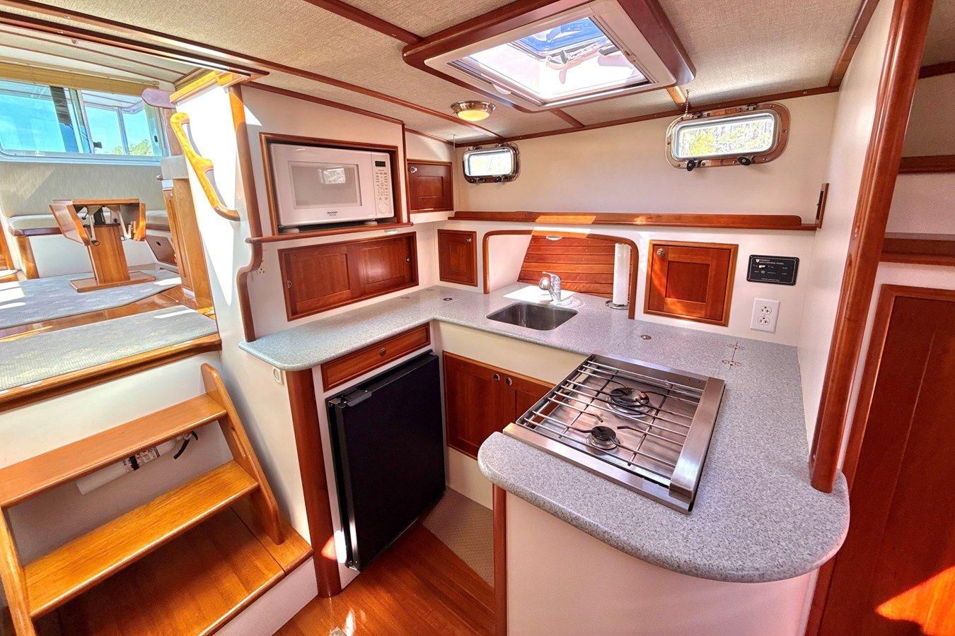 Купить яхту SANTORINI Atlantic 37 в Shestakov Yacht Sales