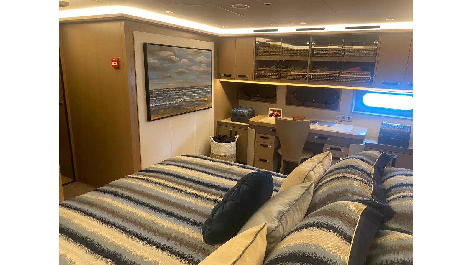 Купить яхту NO DESTINATION Fast Crew Supplier 3307 в Shestakov Yacht Sales