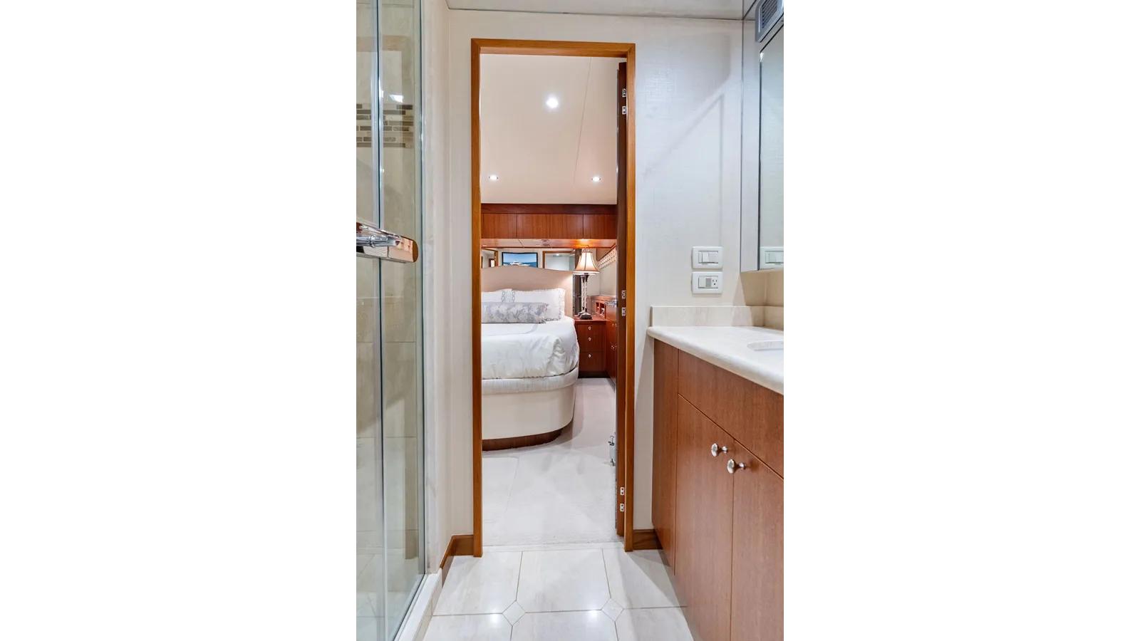 Купить яхту GRIFFIN в Shestakov Yacht Sales