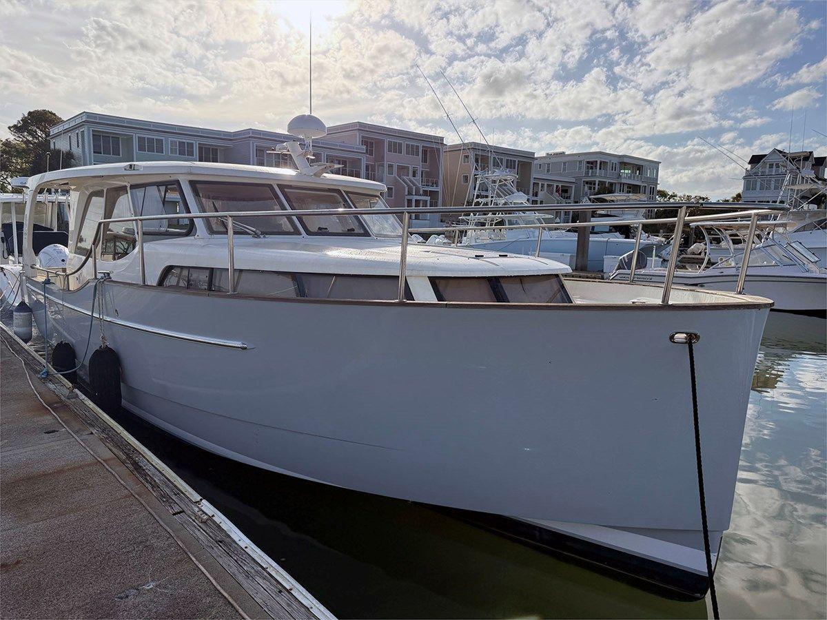 Лучшая цена на 33' Greenline 2014 Hybrid