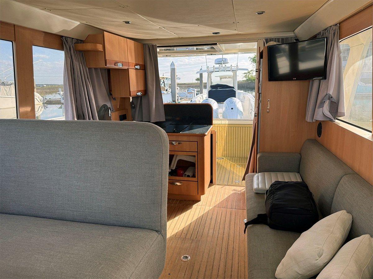 Купить яхту 33' Greenline 2014 Hybrid - Greenline Yachts в Shestakov Yacht Sales