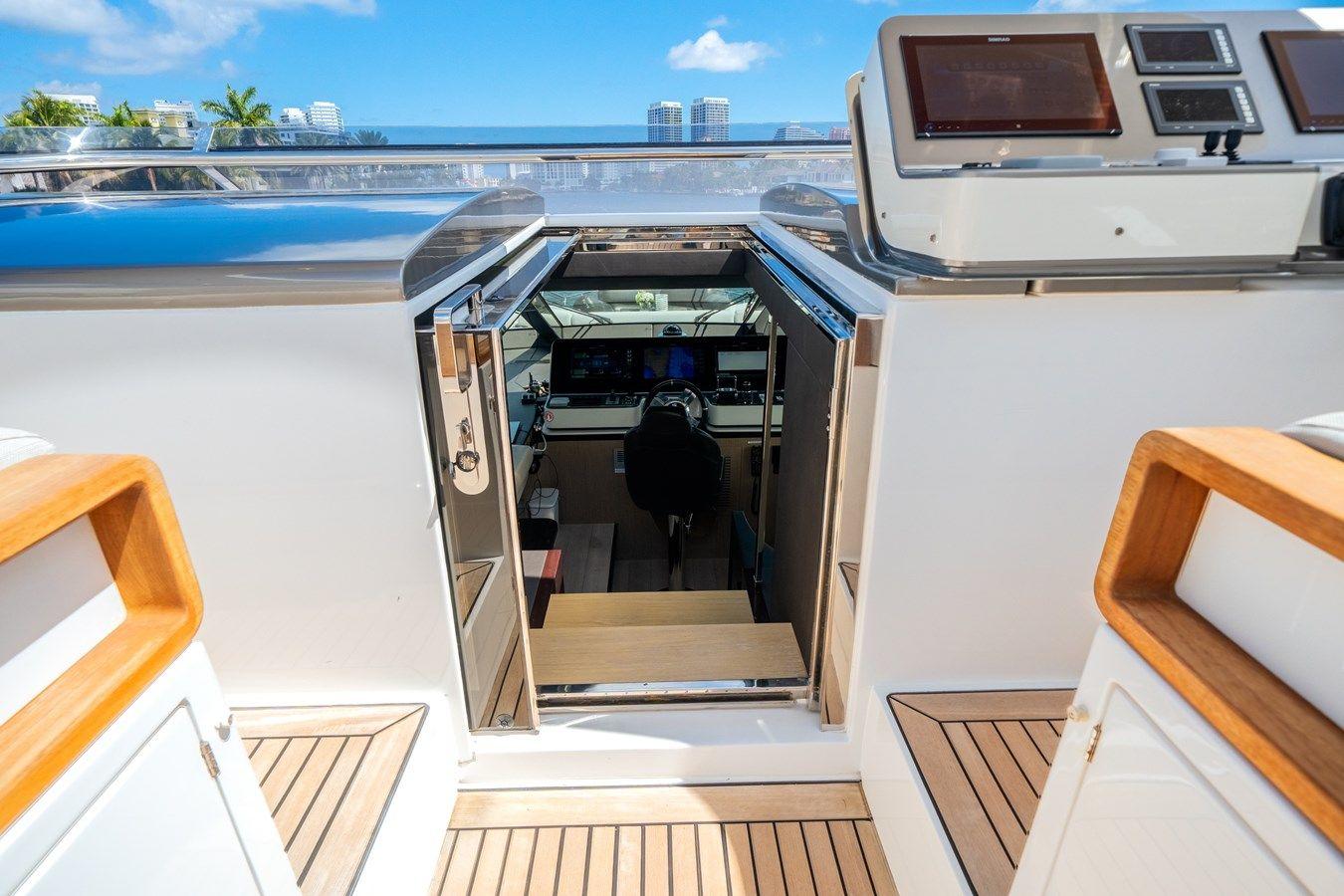 Купить яхту Pier Pressure - Azimut Yachts в Shestakov Yacht Sales