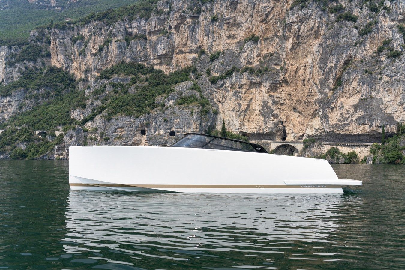 Купить VanDutch 32 2025