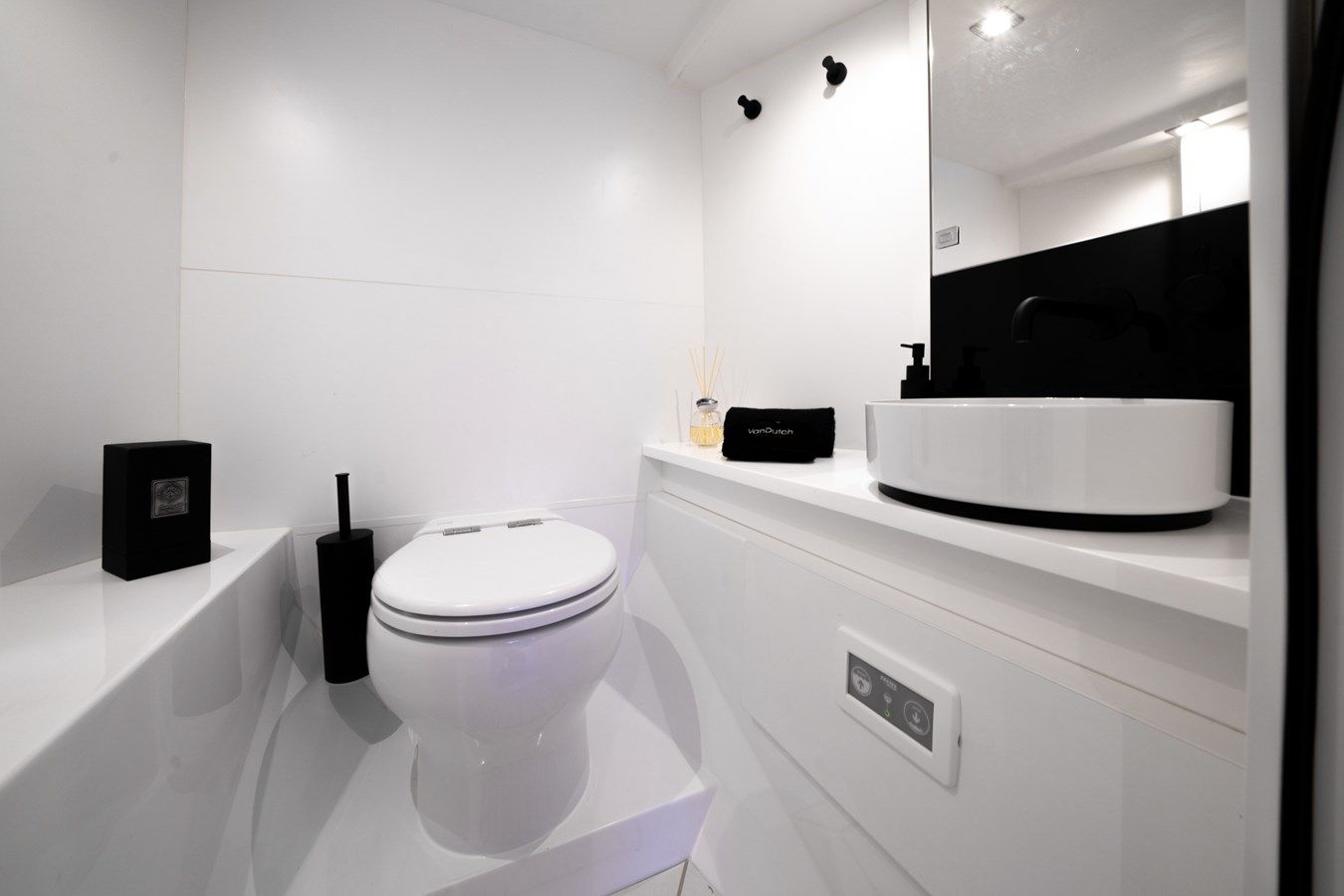 Лучшие предложения покупки яхты VanDutch 32 - VANDUTCH