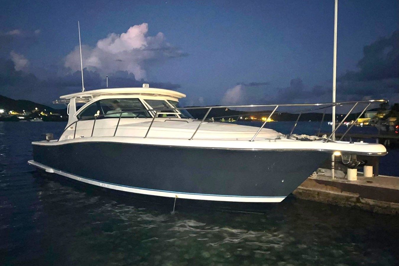 Купить яхту Vibe 38 в Shestakov Yacht Sales